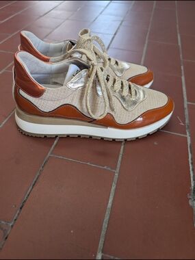 Vaddia Charcoal In Orange